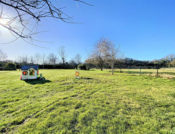 leslodgesdelabergerie-jardin-gite-cottage